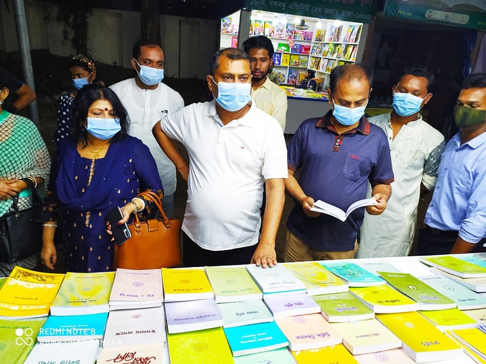 অমর একুশে বই মেলাইয় সৎসঙ্গের স্টল
